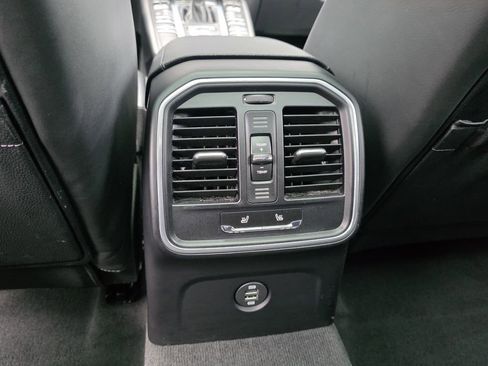 Used 2018 Porsche Macan image 38