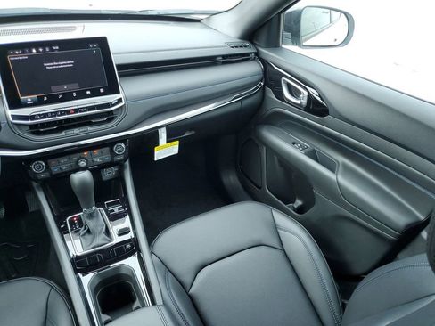 New 2026 Jeep Compass Limited image 10