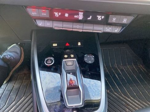 Used 2022 Audi Q4 e-tron Prestige image 20