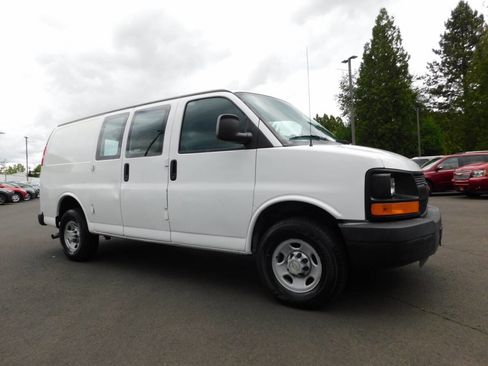 Used 2005 Chevrolet Express 3500 RWD image 1