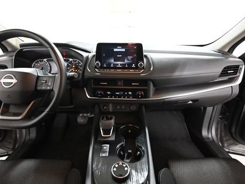 Used 2025 Nissan Rogue SV AWD/4WD image 2