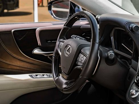 Used 2019 Lexus LS 500 w/ Interior Upgrade Package RWD image 21