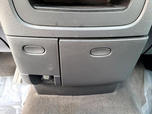 Used 2004 Dodge Ram 1500 Truck SLT image 21