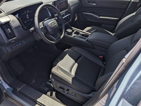New 2026 Nissan Pathfinder SL FWD image 9
