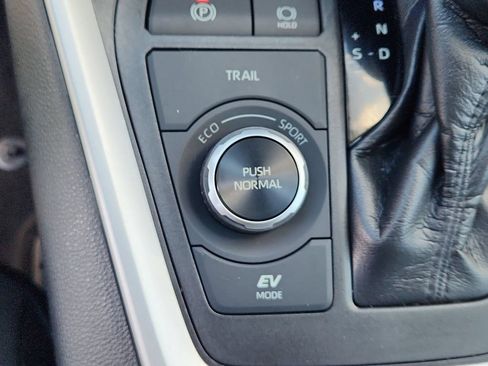 Used 2020 Toyota RAV4 XLE w/ Convenience Package AWD/4WD image 21