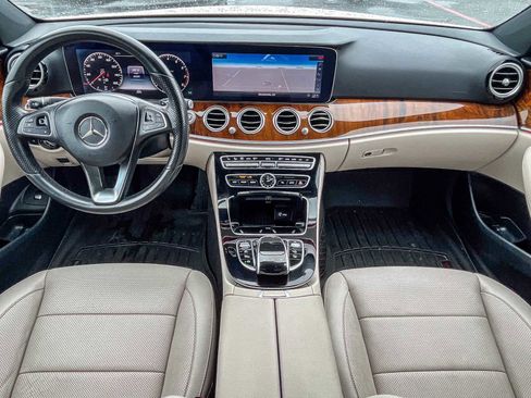 Used 2018 Mercedes-Benz E 300 image 11