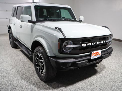 Used 2023 Ford Bronco Outer Banks image 5
