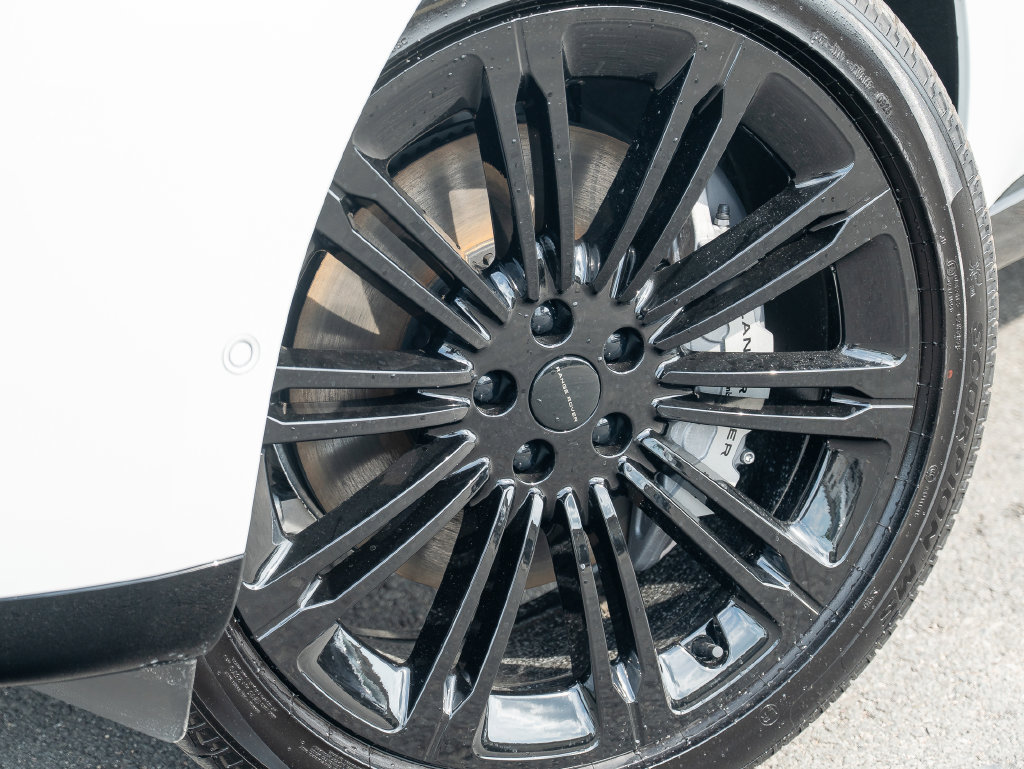 New 2026 Land Rover Range Rover Long Wheelbase SE AWD/4WD image 9