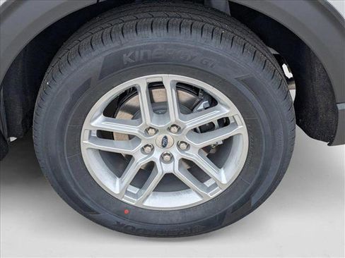 New 2025 Ford Explorer Active image 10