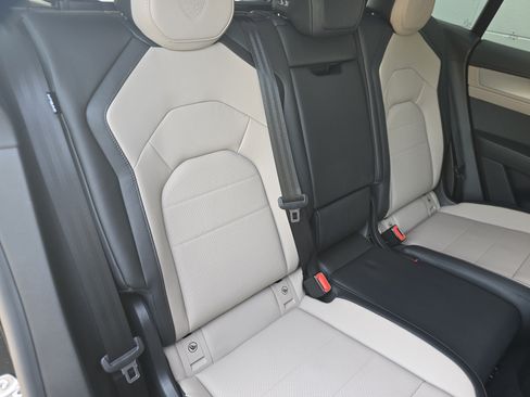 Certified 2026 Porsche Cayenne Electric AWD/4WD image 23