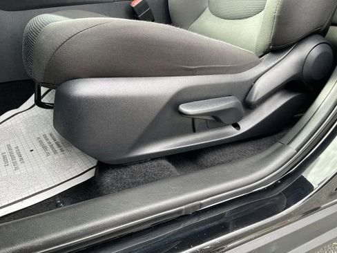 Used 2025 Toyota RAV4 LE AWD/4WD image 13