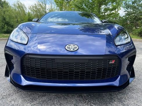 Used 2025 Toyota GR86 Premium w/ ALL Weather Mat Package (TMS) RWD image 9