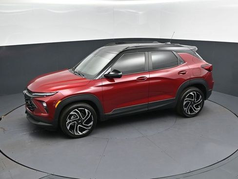 Used 2024 Chevrolet TrailBlazer RS w/ Driver Confidence Package FWD image 32