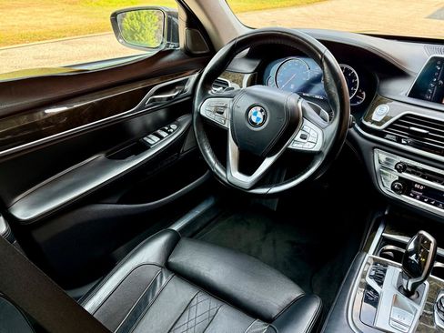 Used 2017 BMW 750i xDrive AWD/4WD image 25