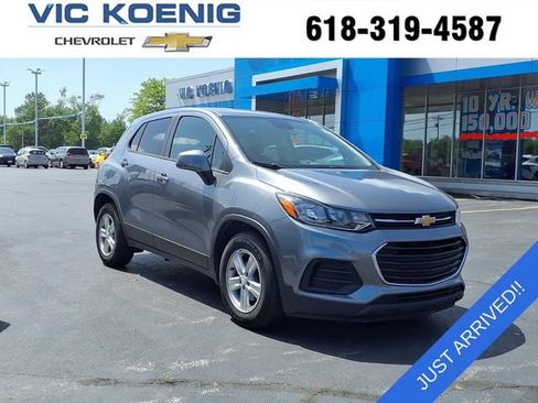 Used 2020 Chevrolet Trax LS w/ Tint and Cruise Package FWD image 1