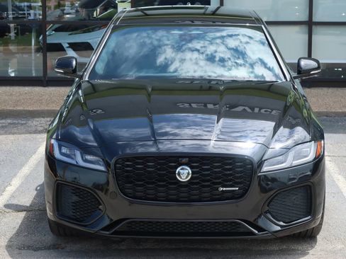 Used 2024 Jaguar XF R-Dynamic SE AWD/4WD image 4