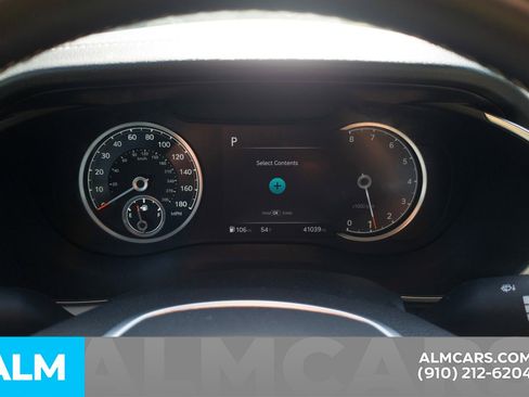 Used 2024 Genesis G70 2.5T image 14