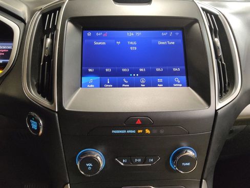 Used 2020 Ford Edge SEL image 25