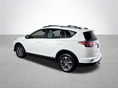 Used 2018 Toyota RAV4 LE AWD/4WD image 8