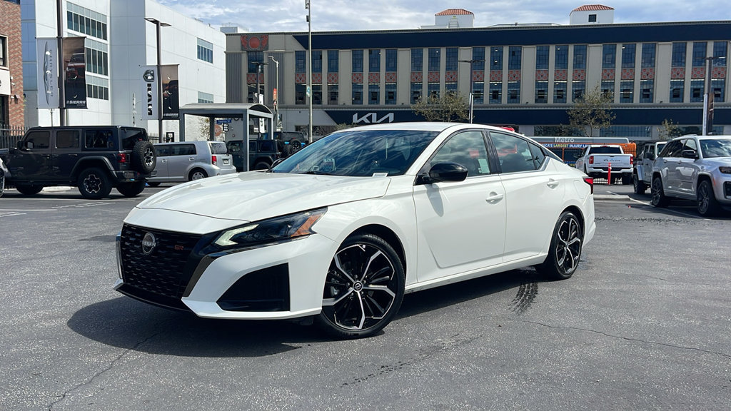Used 2025 Nissan Altima 2.5 SR FWD image 32