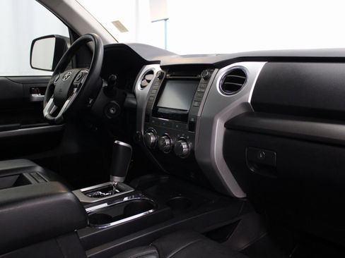 Used 2018 Toyota Tundra SR5 w/ SR5 Upgrade Package image 26