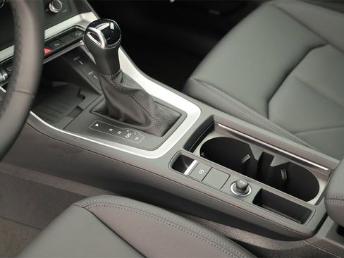 New 2025 Audi Q3 2.0T Premium image 17