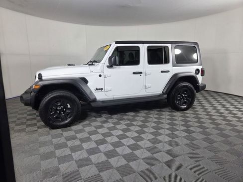 Used 2024 Jeep Wrangler Unlimited Sport AWD/4WD image 7