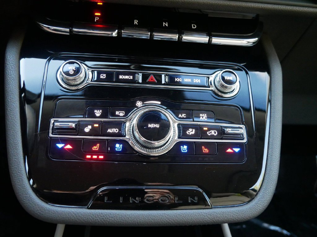 Used 2021 Lincoln Corsair AWD w/ Equipment Group 101A image 23