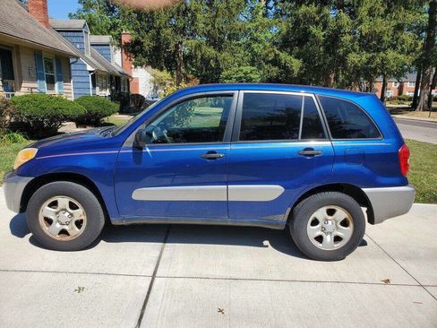 Used 2005 Toyota RAV4 2WD image 2