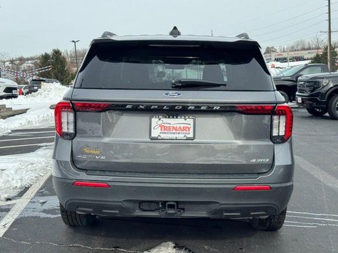 Used 2025 Ford Explorer Active image 5