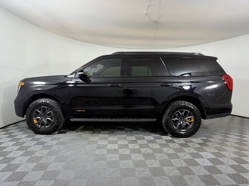 Used 2025 Ford Expedition Tremor image 2