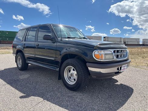 Used 1996 Ford Explorer XLT image 7