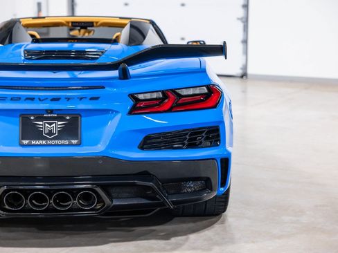 Used 2023 Chevrolet Corvette Z06 RWD image 13