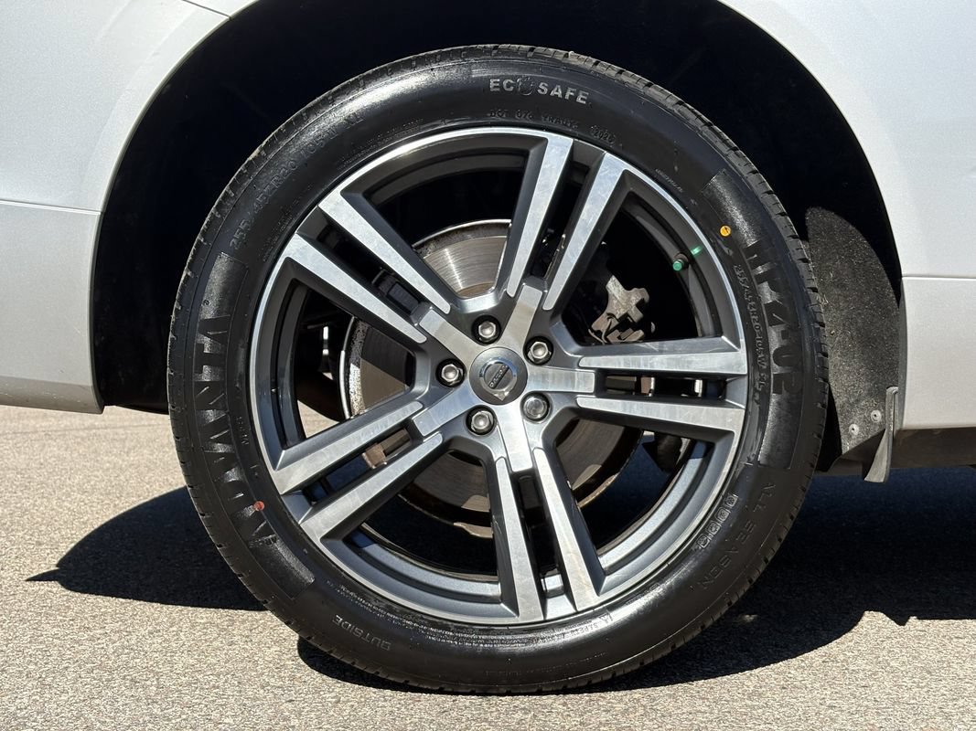 Used 2019 Volvo XC60 T6 Momentum w/ Premium Package AWD/4WD image 10