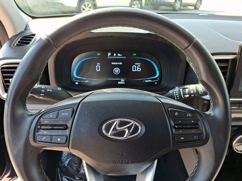 Used 2025 Hyundai Venue SEL FWD image 20