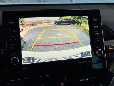 Used 2022 Toyota Camry XSE FWD image 18