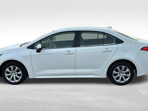 Used 2024 Toyota Corolla LE image 4