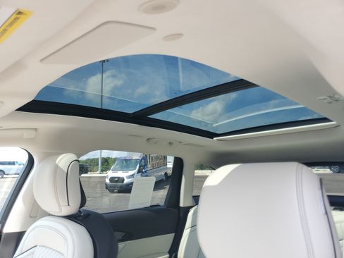 New 2026 Lincoln Nautilus Black Label w/ Jet Appearance Package AWD/4WD image 10