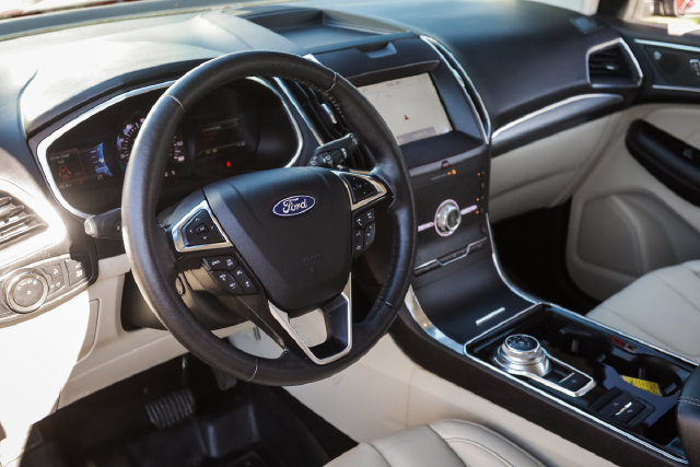 Used 2020 Ford Edge Titanium AWD/4WD image 54