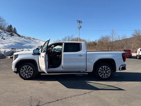 Used 2024 GMC Sierra 1500 Denali w/ Denali Reserve Package image 10