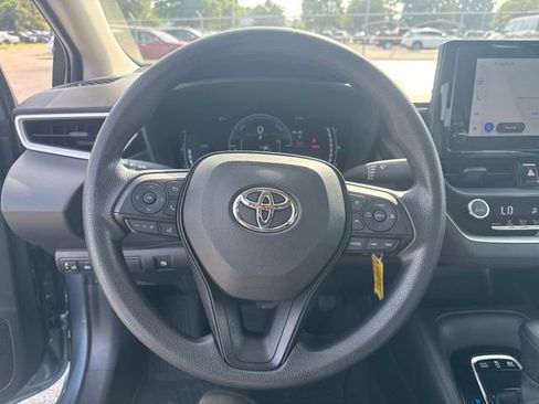 Used 2026 Toyota Corolla LE FWD image 28