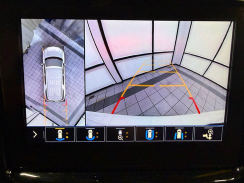 Used 2020 Chevrolet Traverse High Country AWD/4WD image 36