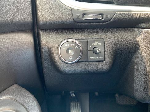 Used 2017 Chevrolet Traverse LT w/ Style and Technology Package FWD image 16