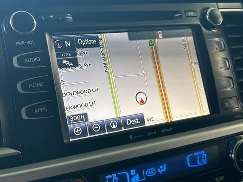 Used 2016 Toyota Highlander XLE image 21