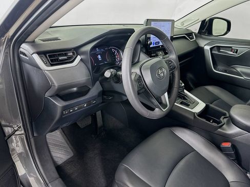 Used 2023 Toyota RAV4 XLE Premium AWD/4WD image 9