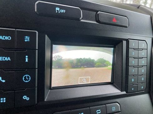 Used 2022 Ford F250 XL w/ Power Equipment Group image 29