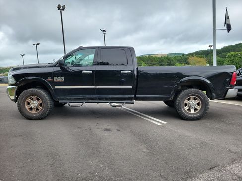 Used 2013 RAM 2500 Tradesman w/ Chrome Appearance Group AWD/4WD image 3