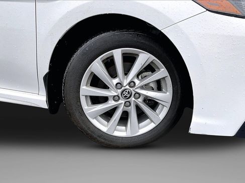 Used 2024 Toyota Camry SE FWD image 2