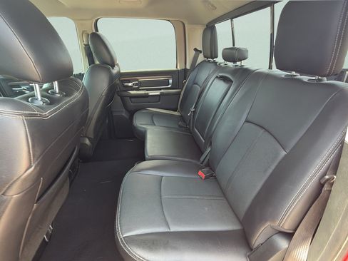 Used 2018 RAM 1500 Laramie AWD/4WD image 15