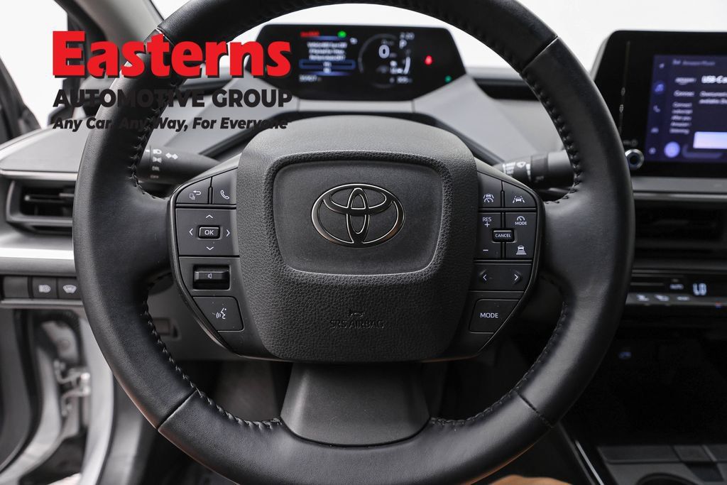 Used 2025 Toyota Prius LE FWD image 12